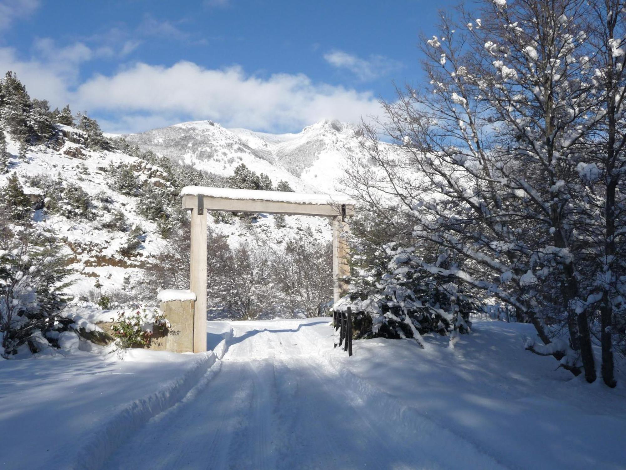Rio Hermoso Hotel De Montana San Martín de los Andes Eksteriør billede